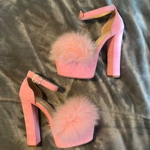 💕Pink platform feather pumps, size 7, NWOT Barbie core💕